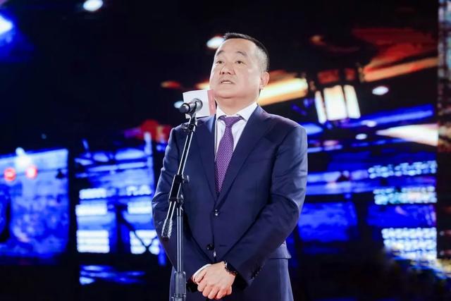 中国酒业协会表彰近30年来的行业先进典型，泸州老窖荣获五大奖项