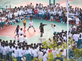 到校园进社区!这些网红球员在广州南沙区秀球技