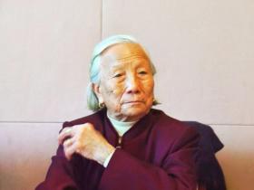 黄义子:新中国妇女楷模、从田埂里走出来的人民代表