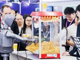 越疆:可信赖的具身智能,一份从场景中走出来的信任状