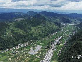 雄峙群山铸丰碑——中国铁塔帮扶宣恩十年纪实