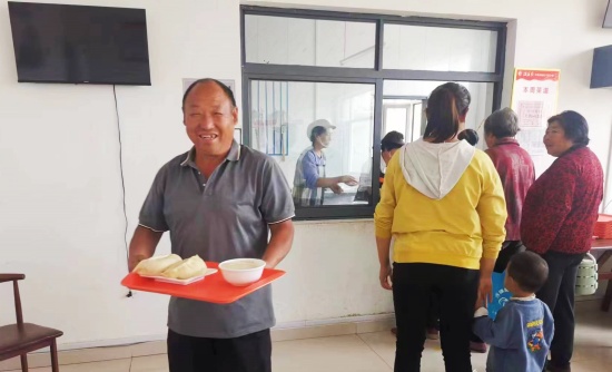 “牵手夕阳红 温暖老人心” ｜历山街道庆“五一”志愿服务活动走进民生综合体