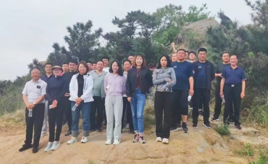 山东沂源石桥镇开展凝心聚力建新功,奋楫扬帆新征程暨庆“五一”·迎“五四”登山比赛活动