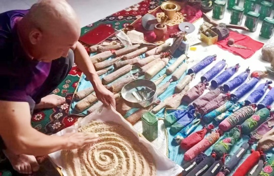 保立岱:传承蒙医技艺,守护患者健康