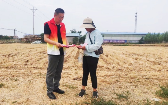 临朐东城街道人大代表争当“三员” 扎实做好秸秆禁烧工作