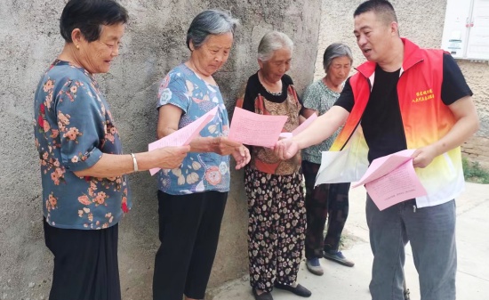 临朐东城街道人大代表争当“三员” 扎实做好秸秆禁烧工作