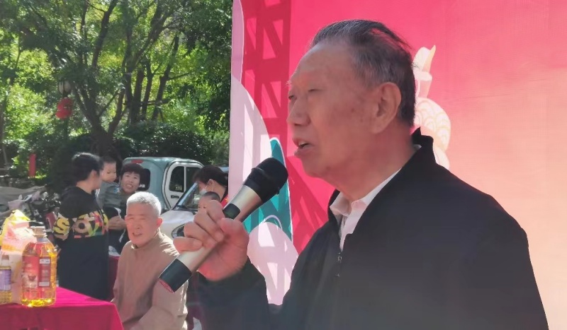 盛世华诞 举国同庆 邯郸翡翠华庭社区举办国庆文艺演出