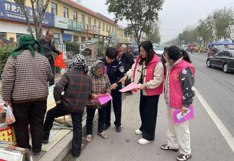 理响满坡 张家坡镇:开展“拒绝家庭暴力 护航幸福家庭”普法宣传活动