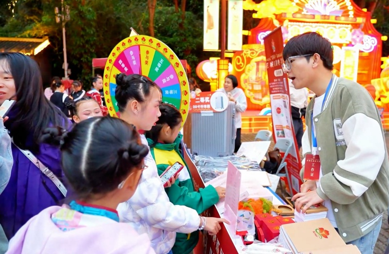 千灯映红棉 英雄耀湾区 “英雄花开英雄城”大篷车燃动南沙
