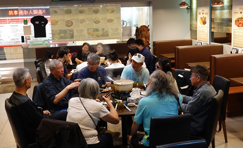 多伦多椰岛海南鸡饭店推出“文昌糟粕醋火锅”