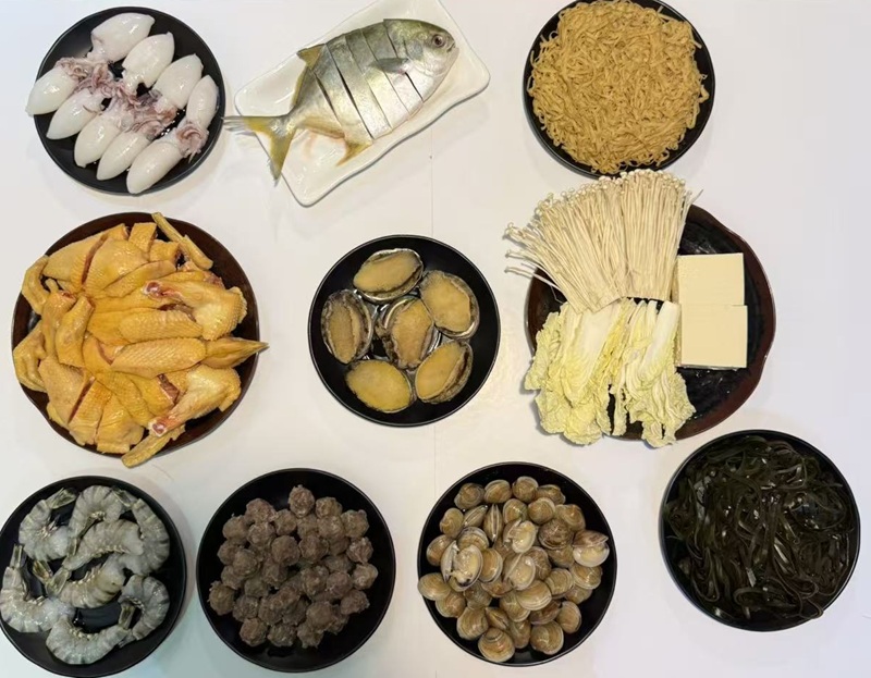 多伦多椰岛海南鸡饭店推出“文昌糟粕醋火锅”