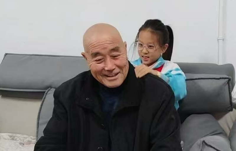 “稚心暖重阳 敬老传美德” ——山东省枣庄市立新小学东校开展重阳节主题系列活动