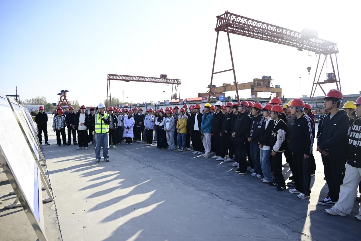 中铁四局潍宿一标项目开展“走进智慧梁场 筑梦交通强国”校企共建活动