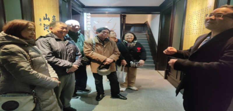 抗战英烈及抗战名将后人参观南京薛岳公馆