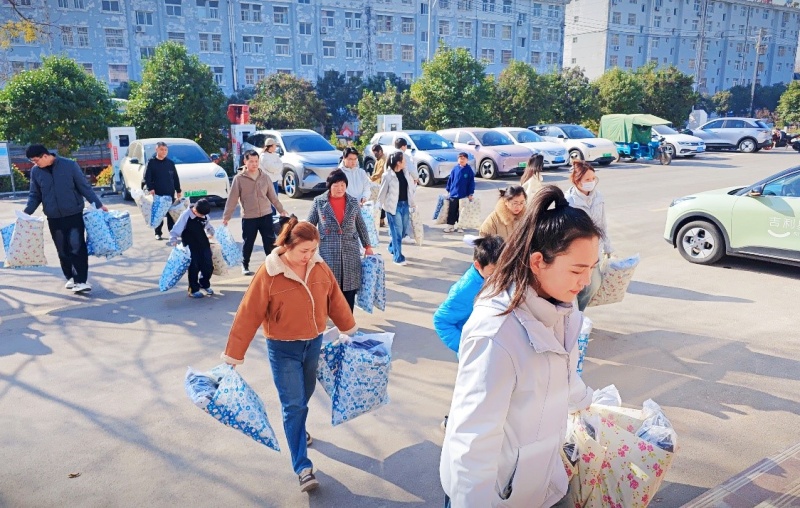 温暖传递,爱心同行——云驰集团卫蓝基金冬日公益捐赠行动