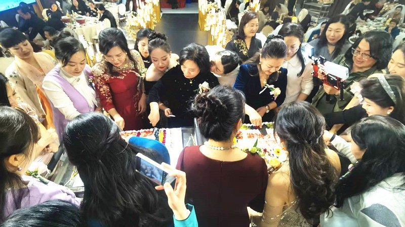 巾帼汇智•聚力启新 | 2025枣庄市女企业家协会六届二次理事扩大会议召开