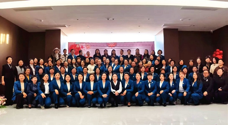 巾帼汇智•聚力启新 | 2025枣庄市女企业家协会六届二次理事扩大会议召开