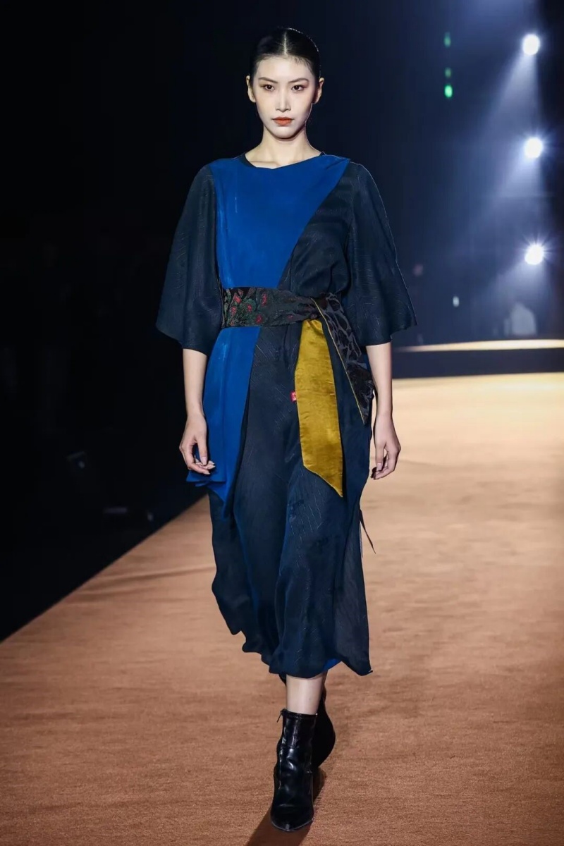 从“原产地”到“时尚策源地”，顺德香云纱两大产业盛事璀璨启幕