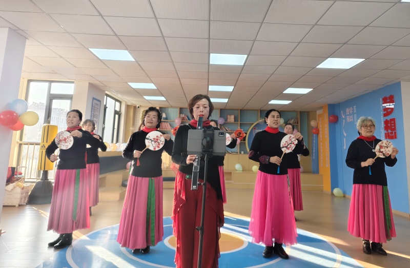 联欢.礼遇.关爱三曲同奏    奏响鲁古埠社区和谐乐章