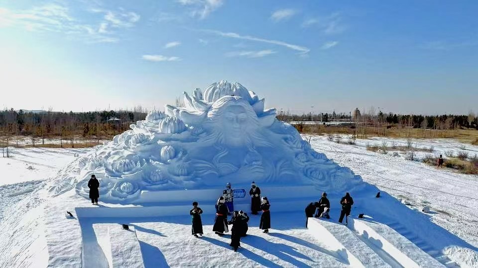 冰雪与草原共舞，欢乐正蓝旗点燃冬季热情 ——2026浑善达克冰雪季盛大启幕