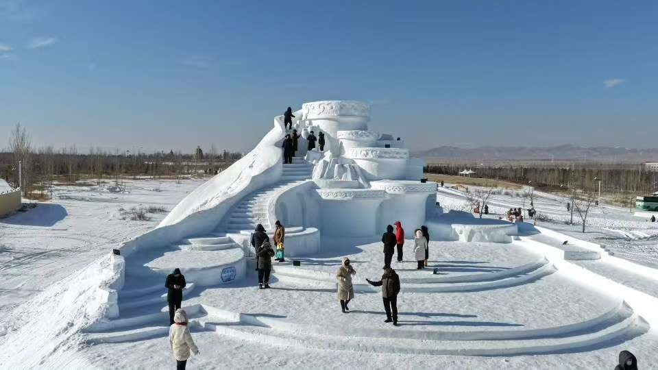 冰雪与草原共舞，欢乐正蓝旗点燃冬季热情 ——2026浑善达克冰雪季盛大启幕