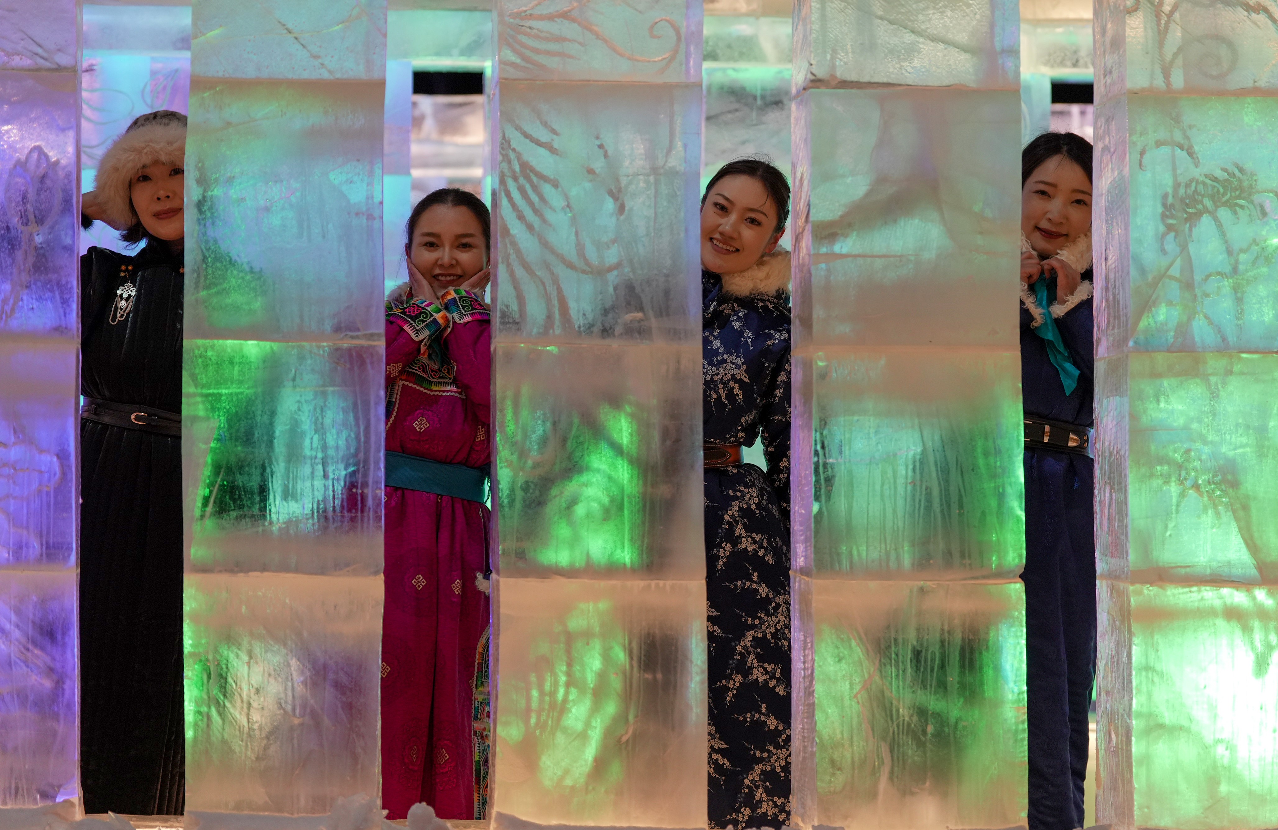 冰雪与草原共舞，欢乐正蓝旗点燃冬季热情 ——2026浑善达克冰雪季盛大启幕