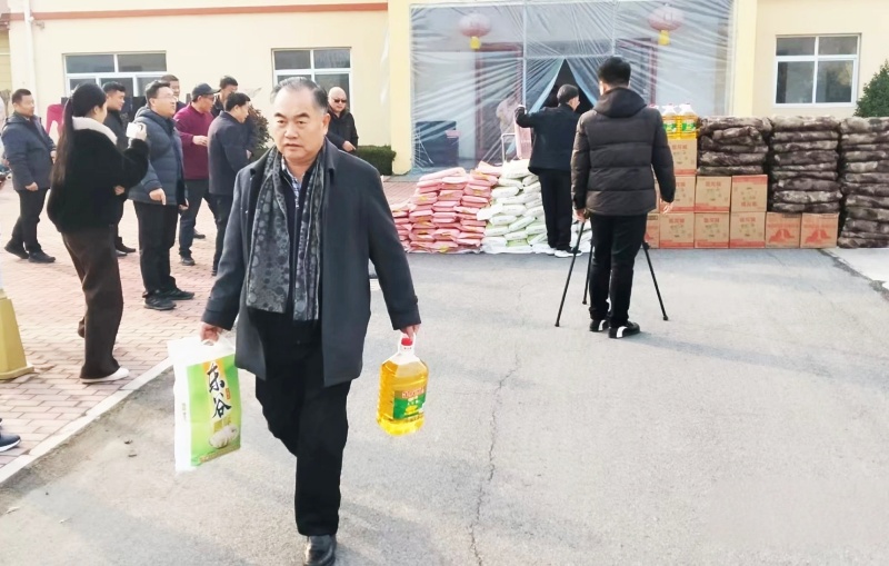 爱心汇聚暖夕阳 多方携手传温情——峄城区各界联合开展敬老慰问活动,为寒冬注入暖流