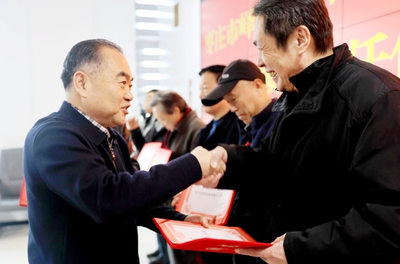 汇聚智囊力量 赋能志愿前行 ——峄城区学雷锋志愿者联合会举行顾问聘任仪式