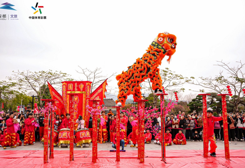 萤光点亮古村 水漾激活新春 ——花都竹洞上演文体旅融合“开年大戏”