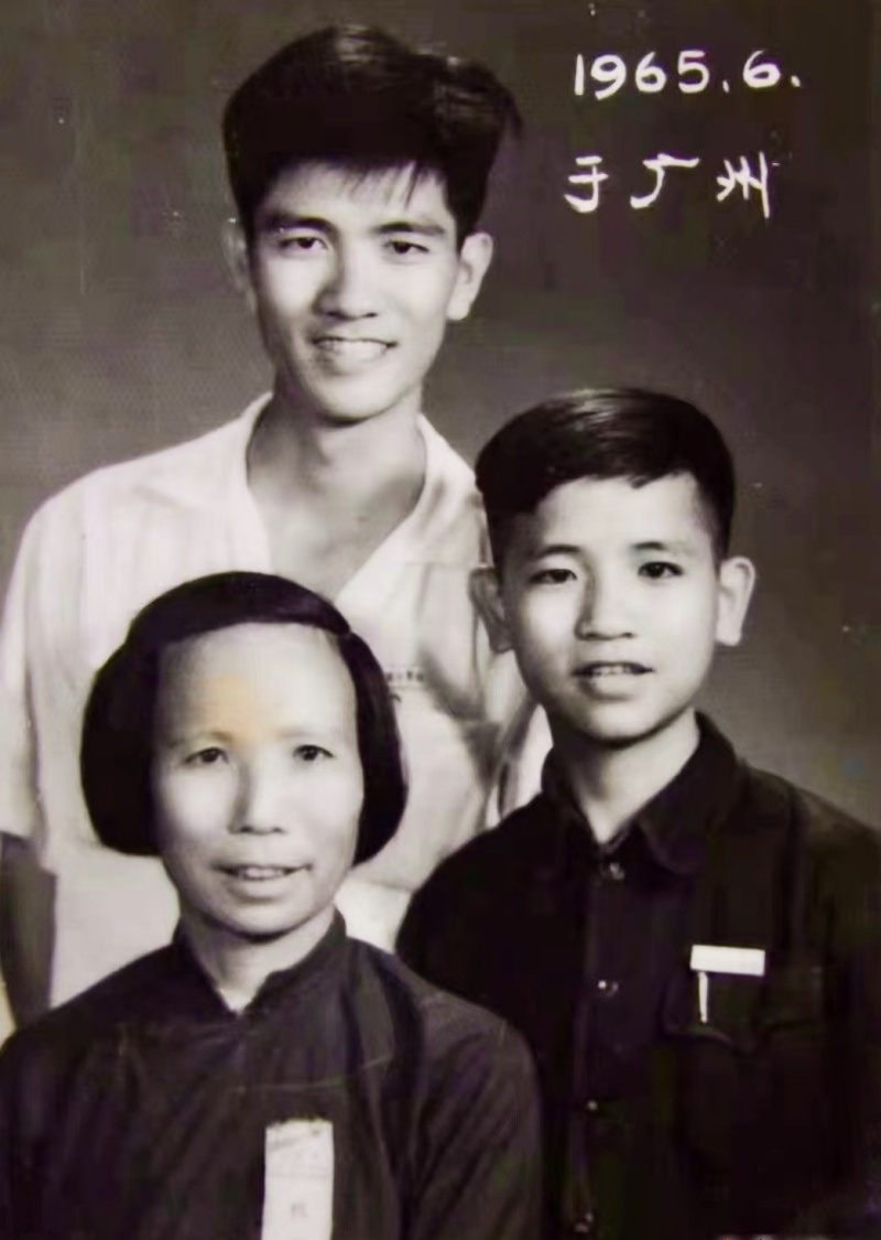 黄义子：新中国妇女楷模、从田埂里走出来的人民代表