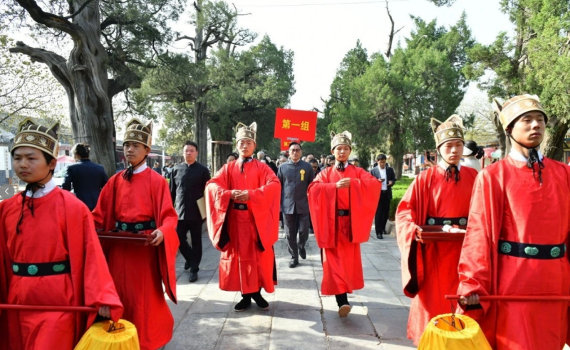 枣庄市孔子后裔联谊会赴曲阜参加纪念孔子诞辰2577年系列活动