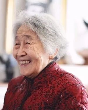 「刘凤珍」红旗下的故事 | 一生的温暖——记刘力贞妈妈的披肩