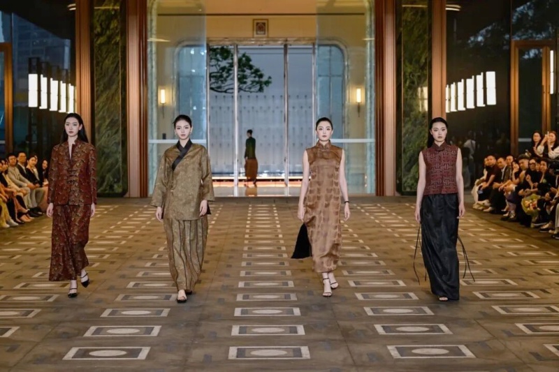 广州香江1号：时尚邂逅艺术居所，高定大秀惊艳上演