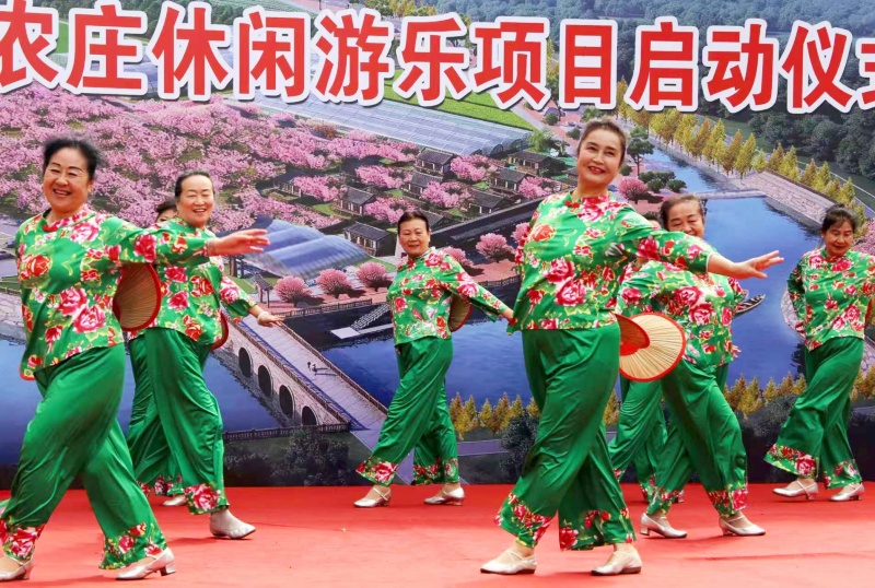 百果飘香迎宾客 辘轳井农庄休闲游乐项目正式启动