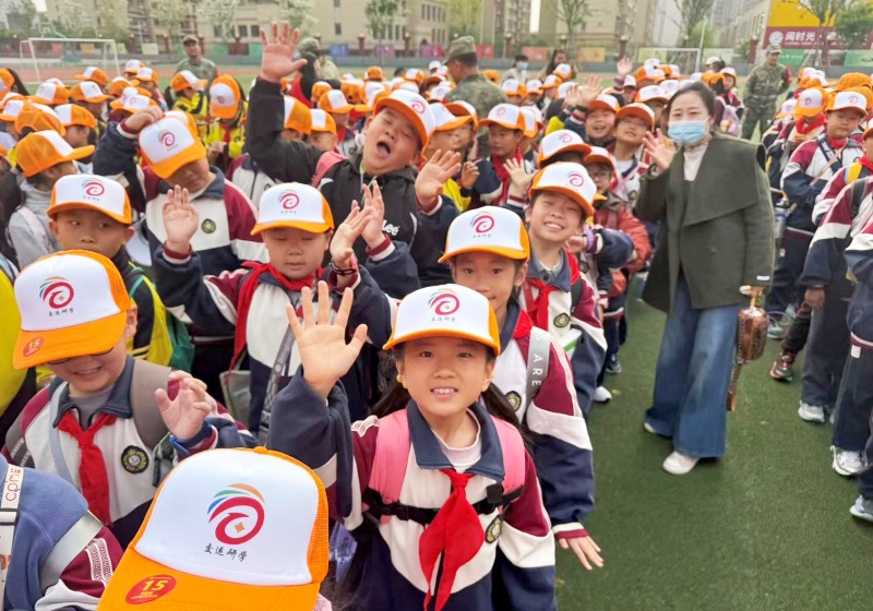 行走的课堂，最美的遇见 ——枣庄交运旅行社组织800余名师生赴日照研学