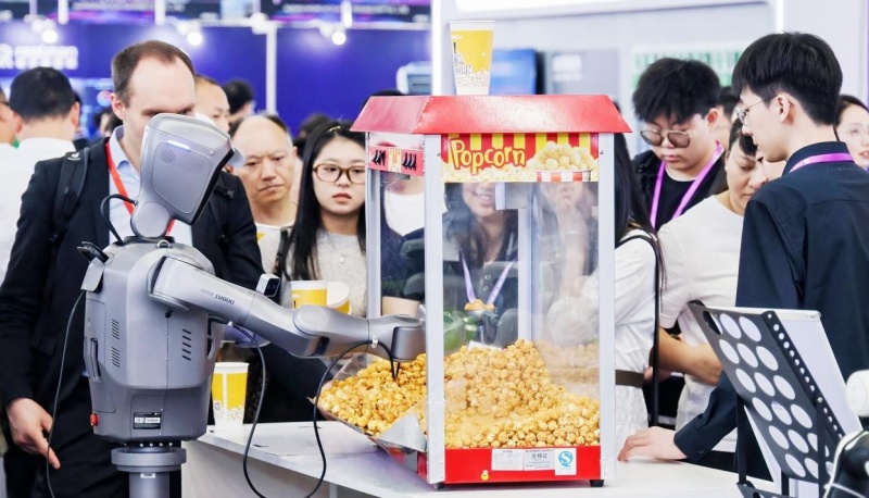 越疆：可信赖的具身智能，一份从场景中走出来的信任状