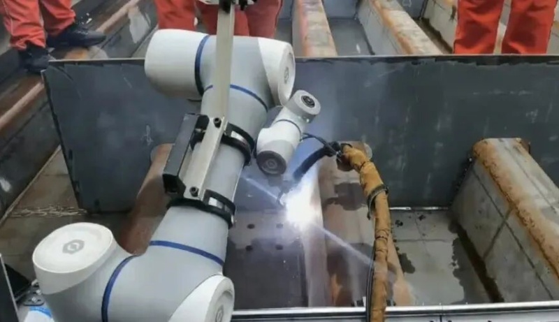 越疆：可信赖的具身智能，一份从场景中走出来的信任状