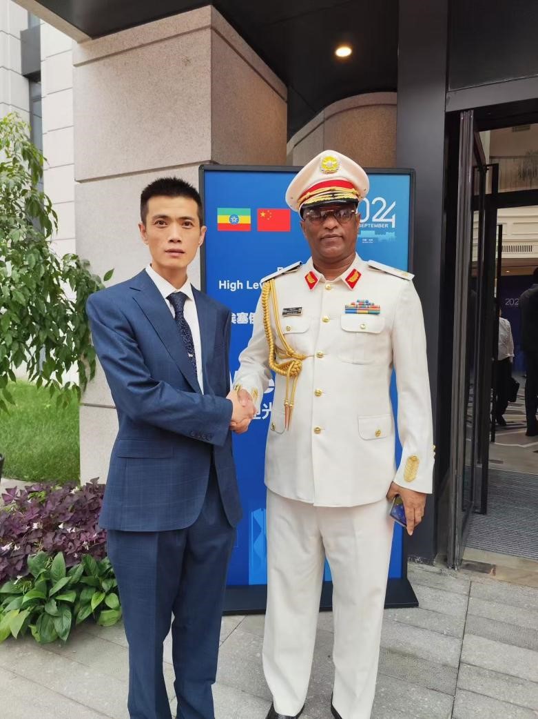 赤心映家国 文剑铸军魂—-中华宋庆龄国际基金会秘书长张亮公益文化奋进纪实