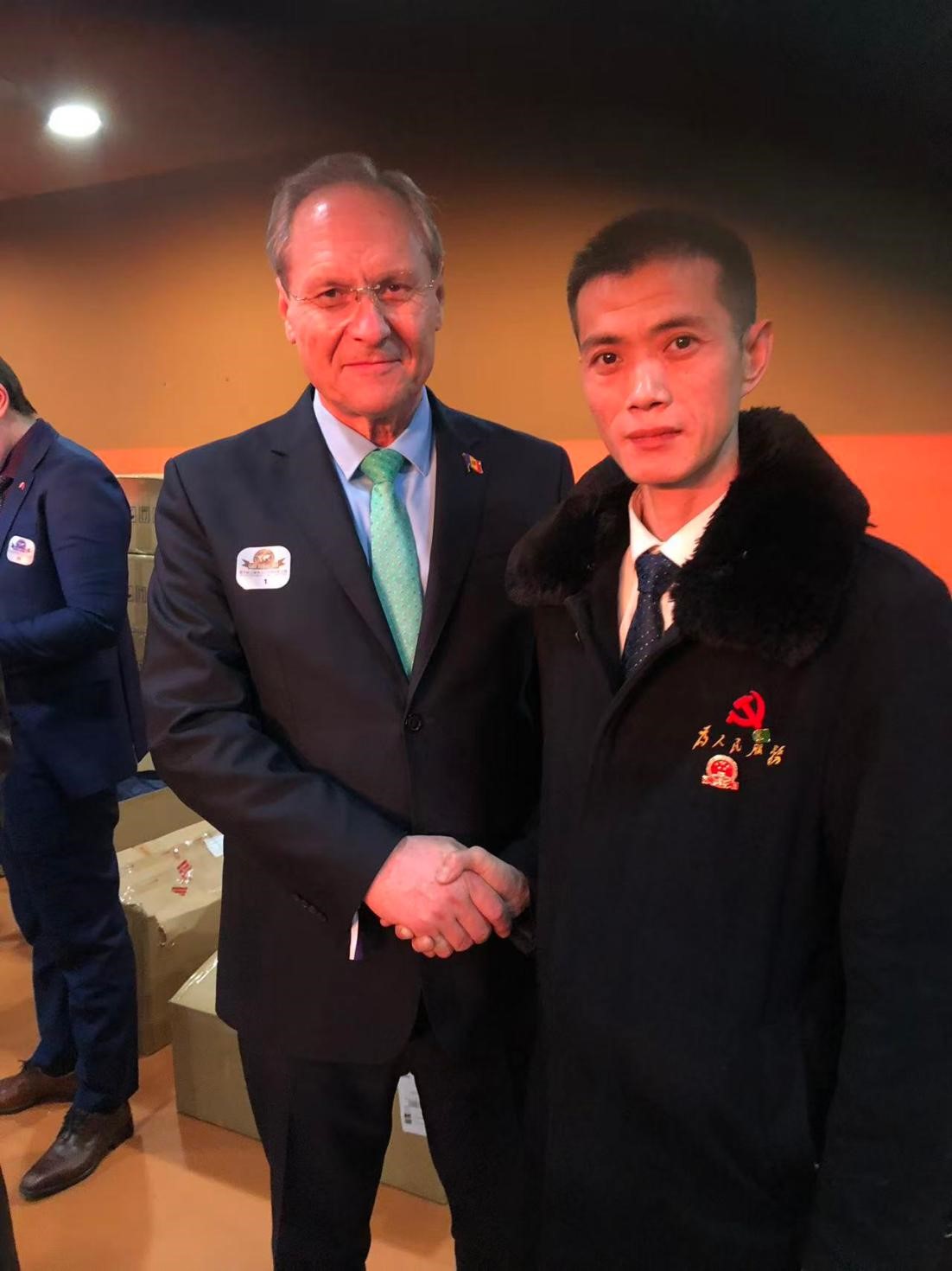 赤心映家国 文剑铸军魂—-中华宋庆龄国际基金会秘书长张亮公益文化奋进纪实