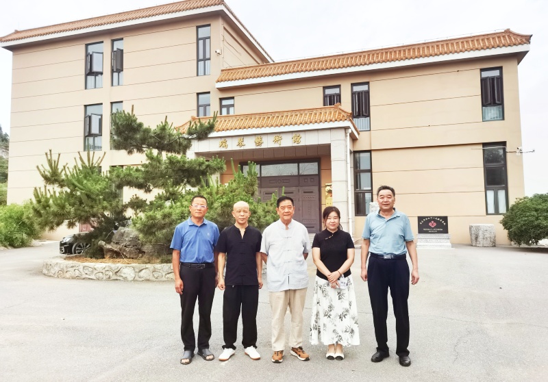 临沂、济宁、泰安等地各界人士到瑞琴艺术馆考察参观