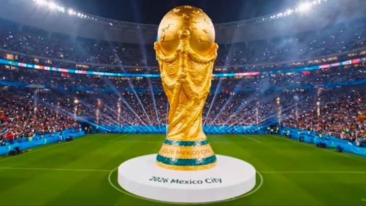 【鹤霖话足球世界杯】“足球,是圆的;足球让人类快乐而幸福!”
