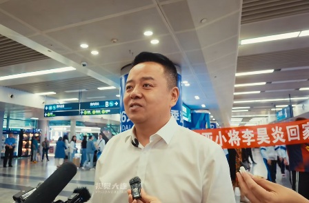 【鹤霖话足球世界杯】“足球,是圆的;足球让人类快乐而幸福!”