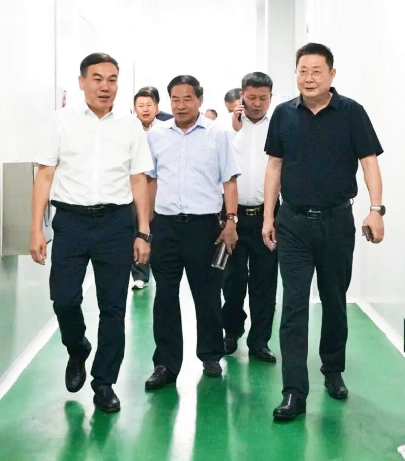 百年非遗守匠心 领导视察启新程——景坤板鸭以传承创新擦亮山东好品名片