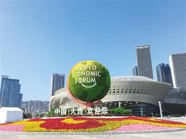 邹伦伦博士古筝音乐全球巡演《故乡之旅·古筝新篇》首站大连演出获得巨大成功！