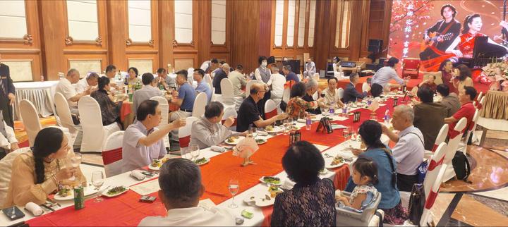 「故鄉之旅」古箏新篇音樂會大連圓滿舉行——鄒倫倫全球巡演首站大放異彩以古箏為橋奏響故鄉深情與時代新聲