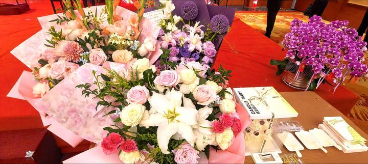 「故鄉之旅」古箏新篇音樂會大連圓滿舉行——鄒倫倫全球巡演首站大放異彩以古箏為橋奏響故鄉深情與時代新聲