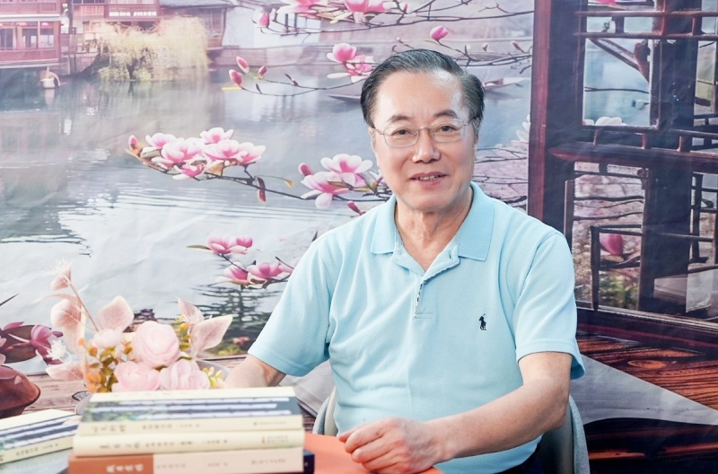充满哲思的意象明珠——林伟健《诗意，远方》解码赏读