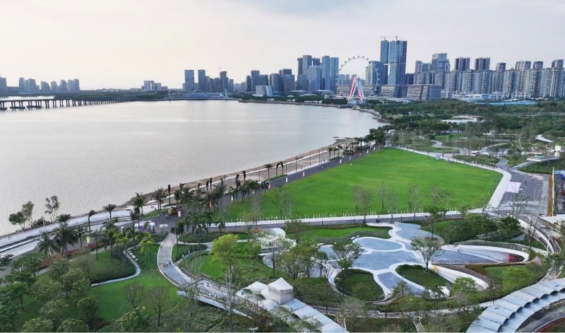 深圳前海打造世界级活力海岸带，媒体代表团探访亚太开放合作示范线