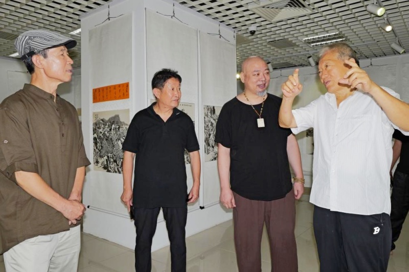 “百斗于初心,素墨绘青山”——枣庄画家李伟平山水画展在京开幕