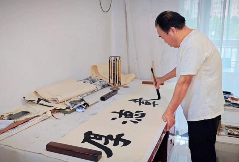 印 痕 墨 韵 ——访书、画、篆刻艺术名家李茂芳